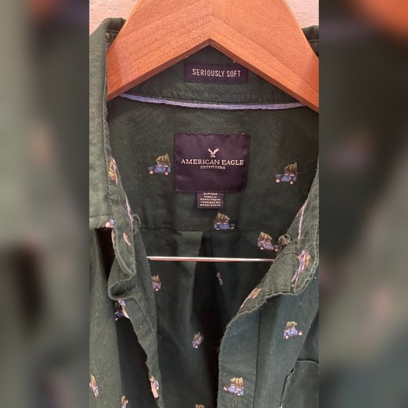 American Eagle Outfitters Christmas Shirt - Picture 4 of 4